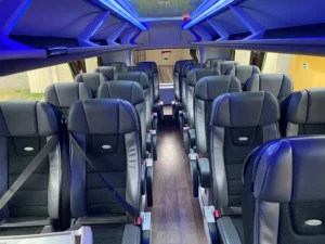 Allée centrale autocar